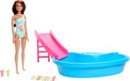 Conjunto de Brinquedos Barbie: Piscina com Escorregador, Toalha e Porta-Bebidas