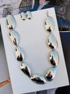 Conjunto de colar e brinco maximalista bijuteria folheada