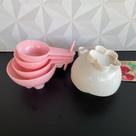 Conjunto de colher medidora de plástico com 4 peças rosa ou branco com cortador molde na base