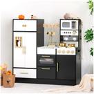 Conjunto de cozinha Play Leeshyah Wooden Interactive com acesso.