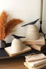 Conjunto de duas vasilhas de argila com alças de madeira para pássaros KALALOU Conjunto de duas vasilhas de argila com alças de madeira para pássaros KALALOU