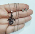 Conjunto de Joias em Aço Inoxidável, Colar e Brincos com Design de Serpente Conjunto de Joias em Aço Inoxidável, Colar e Brincos com Design de Serpente