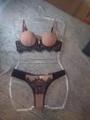 Conjunto de lingerie rendado poá