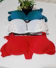 conjunto de lycra com detalhe em renda no bojo