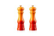 Conjunto de Moinhos de Sal e Pimenta Le Creuset Flame 20cm - Cerâmica Conjunto de Moinhos de Sal e Pimenta Le Creuset Flame 20cm - Cerâmica