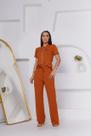 Conjunto de moletinho pantalona e ziper na blusa e elastico na cintura .
