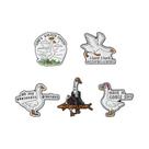 Conjunto De Pins De Esmalte Com Desenhos Animados Fofos De Anime, Capivara, Gato Preto, Dados,