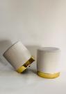 Conjunto de Puff com detalhes dourado no rodapé - decoração para sala de estar - Palha Suede