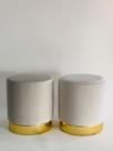 Conjunto de Puff com detalhes dourado no rodapé - Para sala de estar - Palha Suede