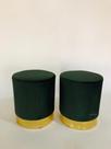 Conjunto de Puff com detalhes dourado no rodapé - Para sala de estar - Verde Musgo Suede Conjunto de Puff com detalhes dourado no rodapé - Para sala de estar - Verde Musgo Suede