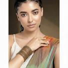 Conjunto de Pulseiras Indiana Dourada e Preta 12 peças Conjunto de Pulseiras Indiana Dourada e Preta 12 peças
