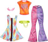 Conjunto de roupas Barbie Fashions, pacote com 2 roupas e 2 acessos.