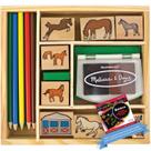 Conjunto de selos Melissa & Doug Horse Stable com minipad Scratch Art