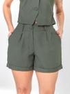 Conjunto de SHORTS E COLETE em tecido de viscose e poliéster na cor VERDE vendemos SEPARADAMENTE. - P