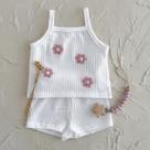 Conjunto De Verão Para Bebês Com Top De Alças E Shorts Casuais Em Cor Sólida Com Estampa De Flor Conjunto De Verão Para Bebês Com Top De Alças E Shorts Casuais Em Cor Sólida Com Estampa De Flor