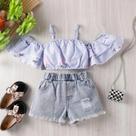 Conjunto de Verão para Bebês Meninas - Estampa Roxa Clara, Casual e com Suspensório Conjunto de Verão para Bebês Meninas - Estampa Roxa Clara, Casual e com Suspensório