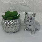 Conjunto decorativo vaso com trabalhado geométrico e Bulldog prata