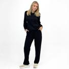 Conjunto Facinelli de Moletinho com Blusa Canguru e Calça Reta Feminino Conjunto Facinelli de Moletinho com Blusa Canguru e Calça Reta Feminino