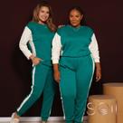 Conjunto Feminino de Tricô com Manga em Moletom na Cor Verde com Mangas na cor Creme