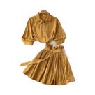 Conjunto Feminino De Verão Em Duas Peças Com Camisa Cropped De Gola Reversa E Saia Mini Plissada,