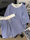 Conjunto Feminino Listrado De Duas Peças Estilo Preppy Com Shorts De Cintura Elástica Larga Para O