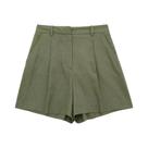 Conjunto Feminino Vintage Branco - Colete Sem Mangas e Shorts com Bolsos (2024) Conjunto Feminino Vintage Branco - Colete Sem Mangas e Shorts com Bolsos (2024)