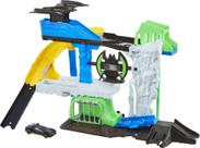 Conjunto Hot Wheels DC Batcave com Batman - Carros e Pistas 1:64 Conjunto Hot Wheels DC Batcave com Batman - Carros e Pistas 1:64
