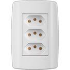 Conjunto Ilumi Slim Branco Com Placa 3 Tomadas 2P+T. 10A. - 80123 Monobloco Conjunto Ilumi Slim Branco Com Placa 3 Tomadas 2P+T. 10A. - 80123 Monobloco