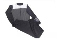 Conjunto Jaqueta E Calça Juvenil Menino Com Recortes Cinza - By Gus Conjunto Jaqueta E Calça Juvenil Menino Com Recortes Cinza - By Gus
