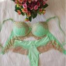 Conjunto Lingerie Calcinha e Sutiã com Bojo e Renda Verde Paradise Conjunto Lingerie Calcinha e Sutiã com Bojo e Renda Verde Paradise
