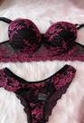 Conjunto lingerie em renda cor vinho tamanho m Conjunto lingerie em renda cor vinho tamanho m