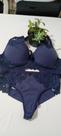 conjunto lycra com detalhes no busco