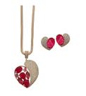 Conjunto maxi coração com cravação turmalina rosa banhado a ouro