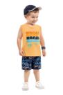 Conjunto Menino Regata Laranja Roar e Bermuda Marinho Estampada Dino