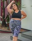 Conjunto Plus Size com Bermuda Ciclista Estampada e Top Preto sem Bojo