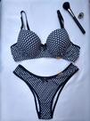 Conjunto preto e branco