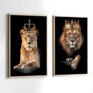Conjunto Quadros Decorativos com Moldura Leão e Leoa Família Coroa Kit 2 Quadros 90x60 Decoração