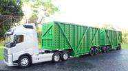 Conjunto Rodotrem Canavieiro Escala 1:32 VOLVO FH 500