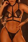 Conjunto Sensual em Renda sem Bojo e Calcinha com Tiras no Bumbum Conjunto Sensual em Renda sem Bojo e Calcinha com Tiras no Bumbum