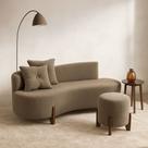 Conjunto Sofá Curvo Orgânico + 01 Puff Luna Boucle Cappuccino - Montanaris Decor Conjunto Sofá Curvo Orgânico + 01 Puff Luna Boucle Cappuccino - Montanaris Decor