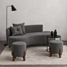 Conjunto Sofá Curvo Orgânico + 02 Puff Luna Boucle Cinza - Montanaris Decor Conjunto Sofá Curvo Orgânico + 02 Puff Luna Boucle Cinza - Montanaris Decor