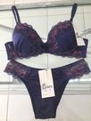 Conjunto: Soutien Ref. 01-946 Calcinha Ref. 02-838