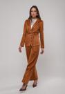 Conjunto Suede Blazer com Faixa e Calça Wide Leg Caramelo Salvatore Conjunto Suede Blazer com Faixa e Calça Wide Leg Caramelo Salvatore