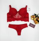 Conjunto Sutiã Cropped e Calcinha Fio da cor Vermelha - Tamanho P
