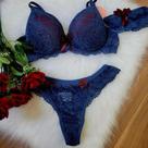 Conjunto sutiã e calcinha cor azul com vermelho rendado