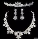 Conjunto Tiara, Colar e Brincos Noivas, Festas em Geral.