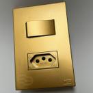 Conjunto Tomada 10a 20a 4x2 Dourada Fosco Interruptor Simples Paralelo Ouro Nobre Satin Blux Conjunto Tomada 10a 20a 4x2 Dourada Fosco Interruptor Simples Paralelo Ouro Nobre Satin Blux