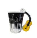 Copo Caneca Alça De Violão Amassada De Porcelana
