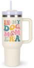 Copo de bebida momocici Dog Mom 40 onças com alça isolada