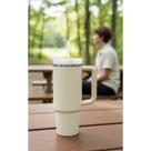 Copo Térmico 887ML Com Canudo e Alça - Cor Creme Copo Térmico 887ML Com Canudo e Alça - Cor Creme